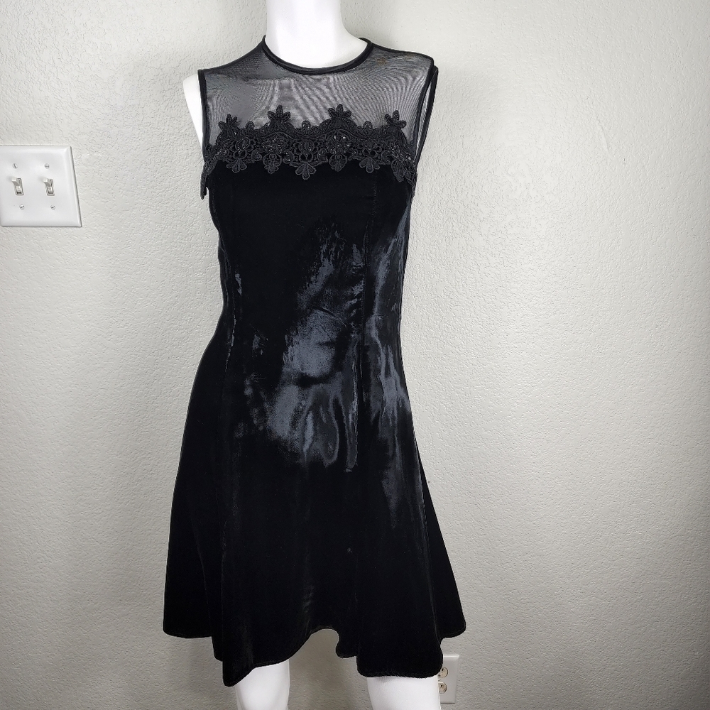 Vntg Scott McClintock Black Crushed Velvet Lace Bodice Dress Size 4